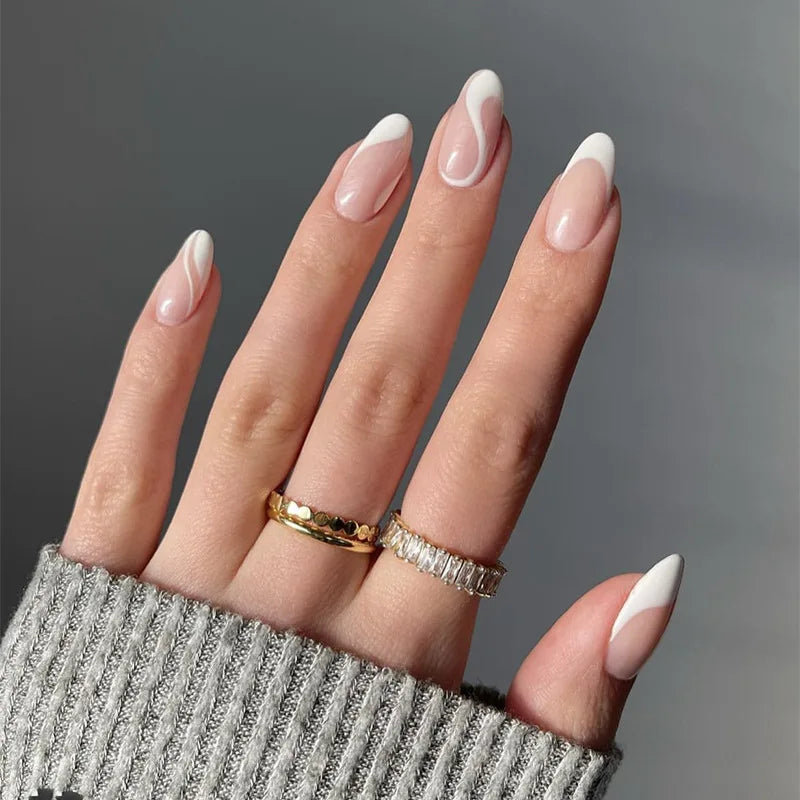 Ajoutez du style à votre manucure avec nos faux ongles longs en divers coloris. Réutilisables et faciles à appliquer, ces ongles vous garantissent un look chic et moderne en un clin d'œil. Découvrez la beauté d'une manucure parfaite sans effort.