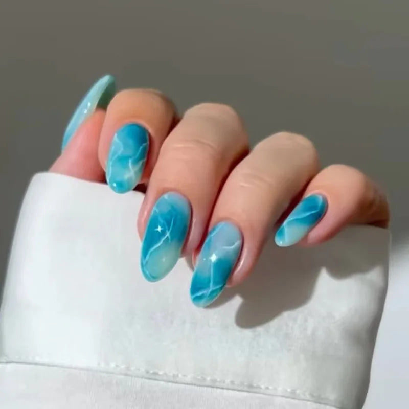 Ajoutez du style à votre manucure avec nos faux ongles longs en divers coloris. Réutilisables et faciles à appliquer, ces ongles vous garantissent un look chic et moderne en un clin d'œil. Découvrez la beauté d'une manucure parfaite sans effort.